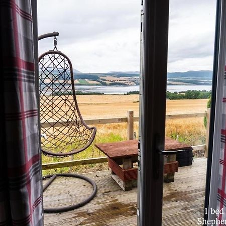 Culbokie Lodges エクステリア 写真