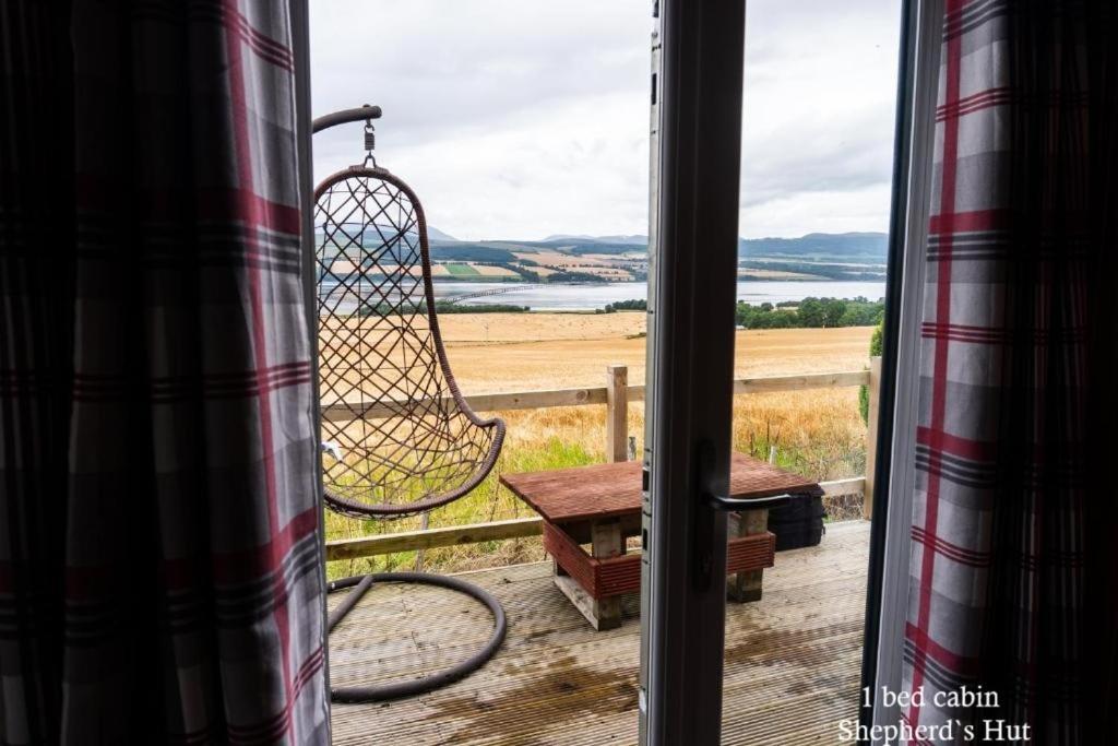 Culbokie Lodges エクステリア 写真